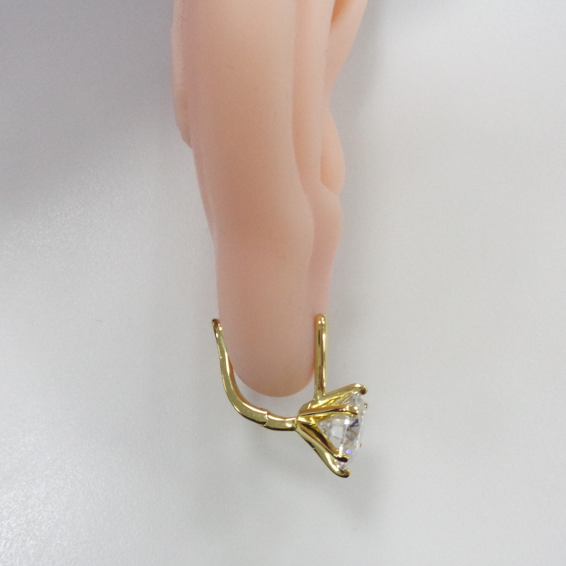 Серебряные серьги с муассанитами